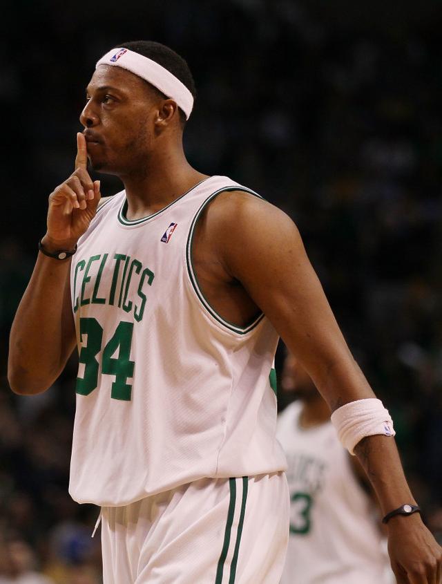 皮尔斯回家退役不枉15年绿血,一人做牛马13年成游魂