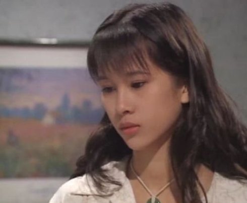 天生娃娃脸,一出道搭档成龙,打拼20年不火嫁富商