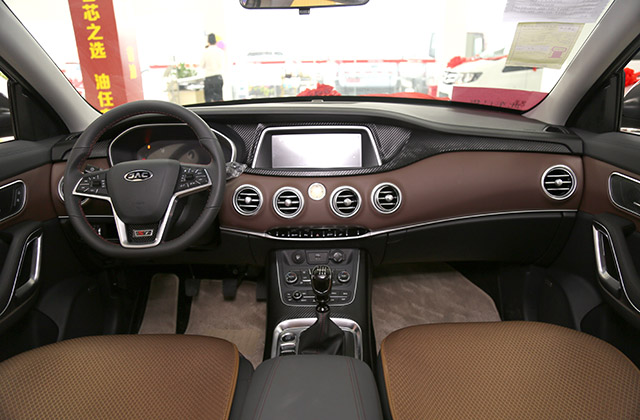 初见网红江淮瑞风s7到店实拍