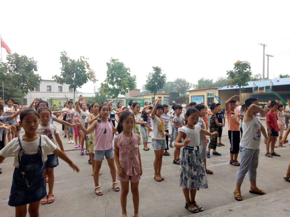 蒋村小学第三届"向阳杯"趣味运动会开幕