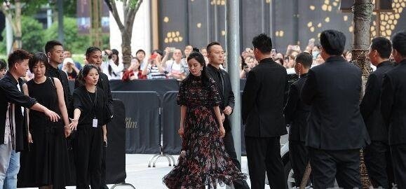 明星出场谁阵容最强?只服成龙,最后一位不可思议!