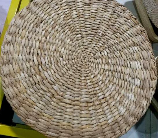 农村河沟里的蒲草用来编织生活用具,你多数没有见过|蒲草|河沟|农村_