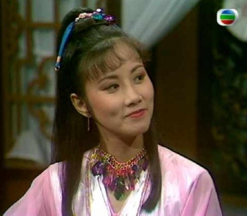 汪明荃 饰 沈慧珊2004年,赵雅芝淡出影视圈,之后以广告代言和时尚活动