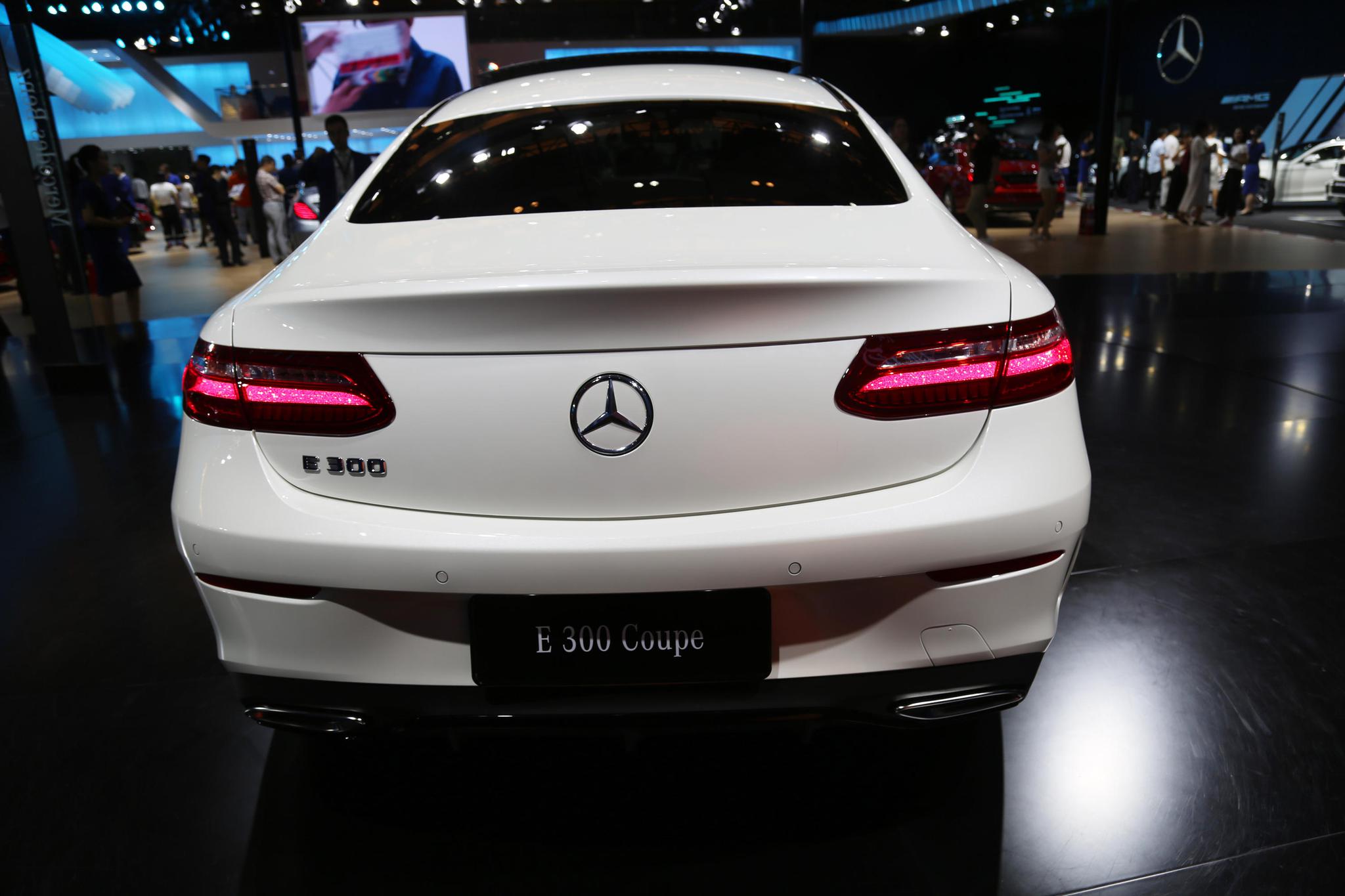 奔驰e300coupe65万级别轿跑车车展实拍