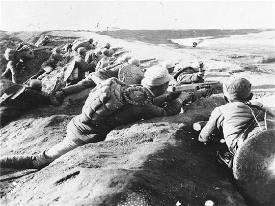 1935年,正值日本策动"华北事变"的危急关头,我党发表了《八一宣言》