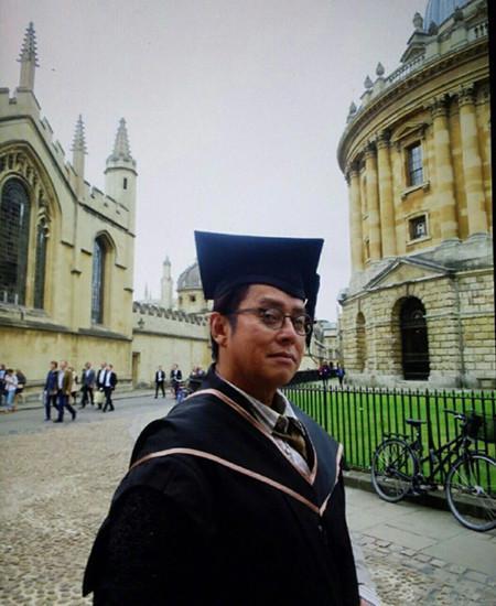 谭咏麟罕见晒儿子, 21岁谭晓风真是星二代中的清流