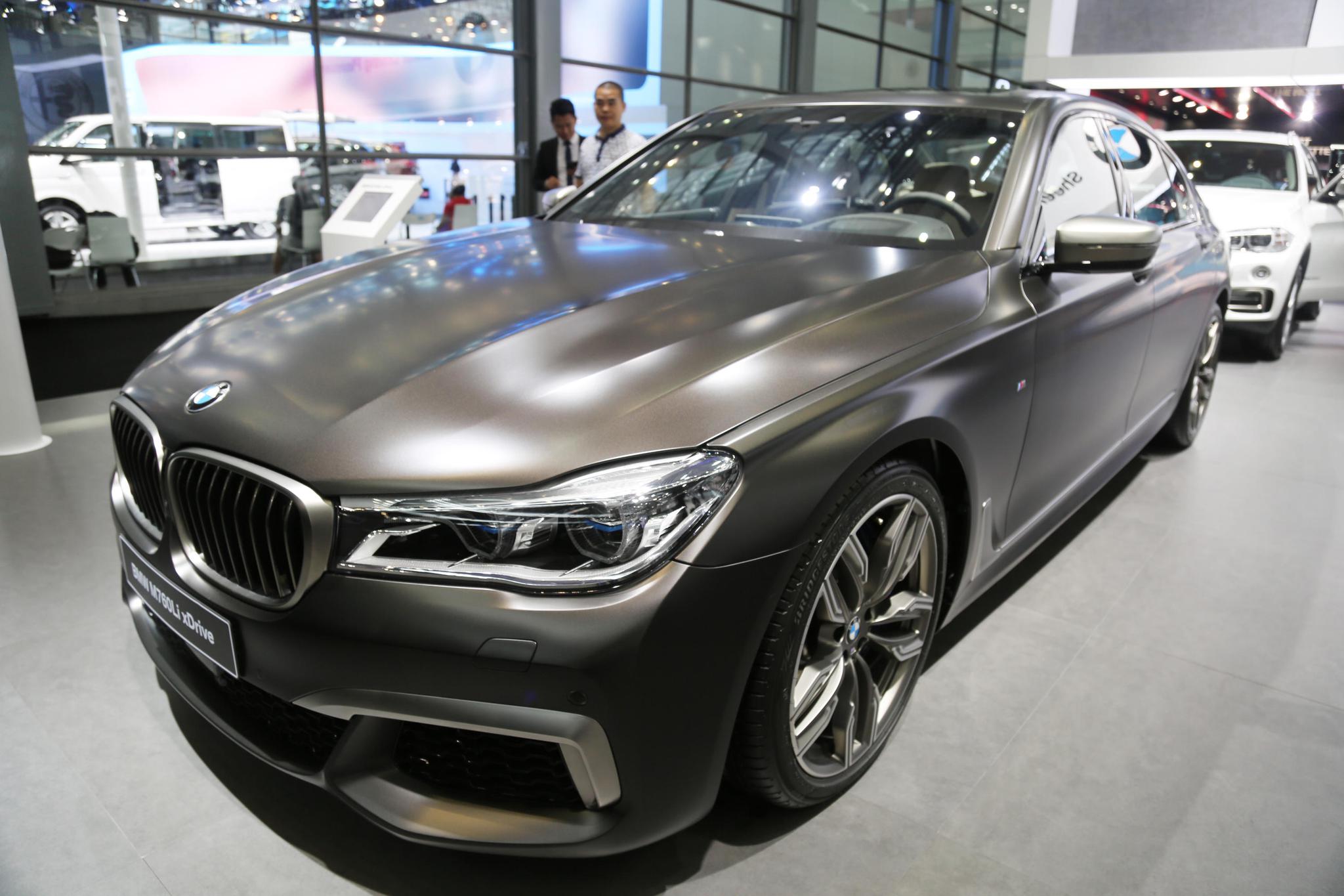 宝马7系旗舰m760li,价值265.8万元轿跑,车展实拍