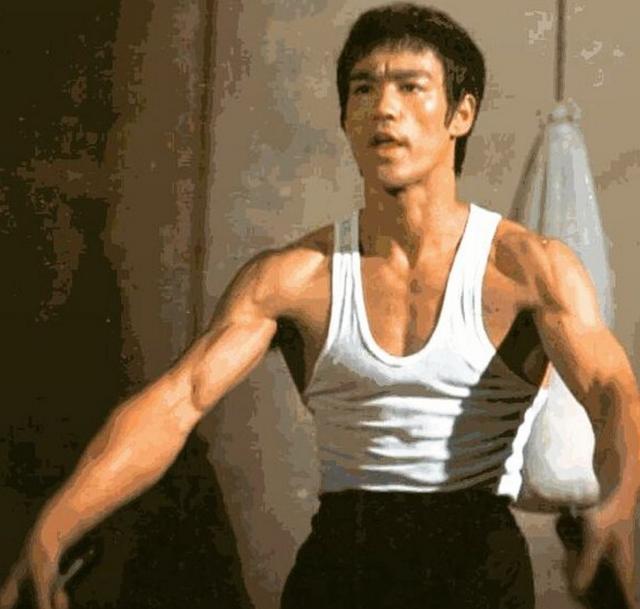 几个提高爆发力的自重训练动作,新手版和高手