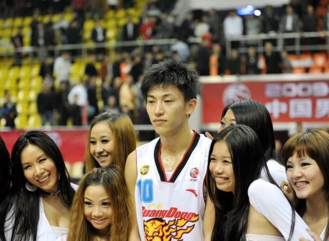 刘晓宇两次离队皆伤感,加盟带福利,孙悦老婆有压力