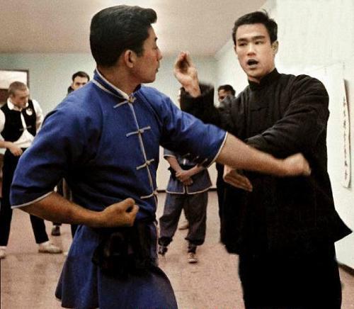 他一生穷困潦倒却只为李小龙做这一件事