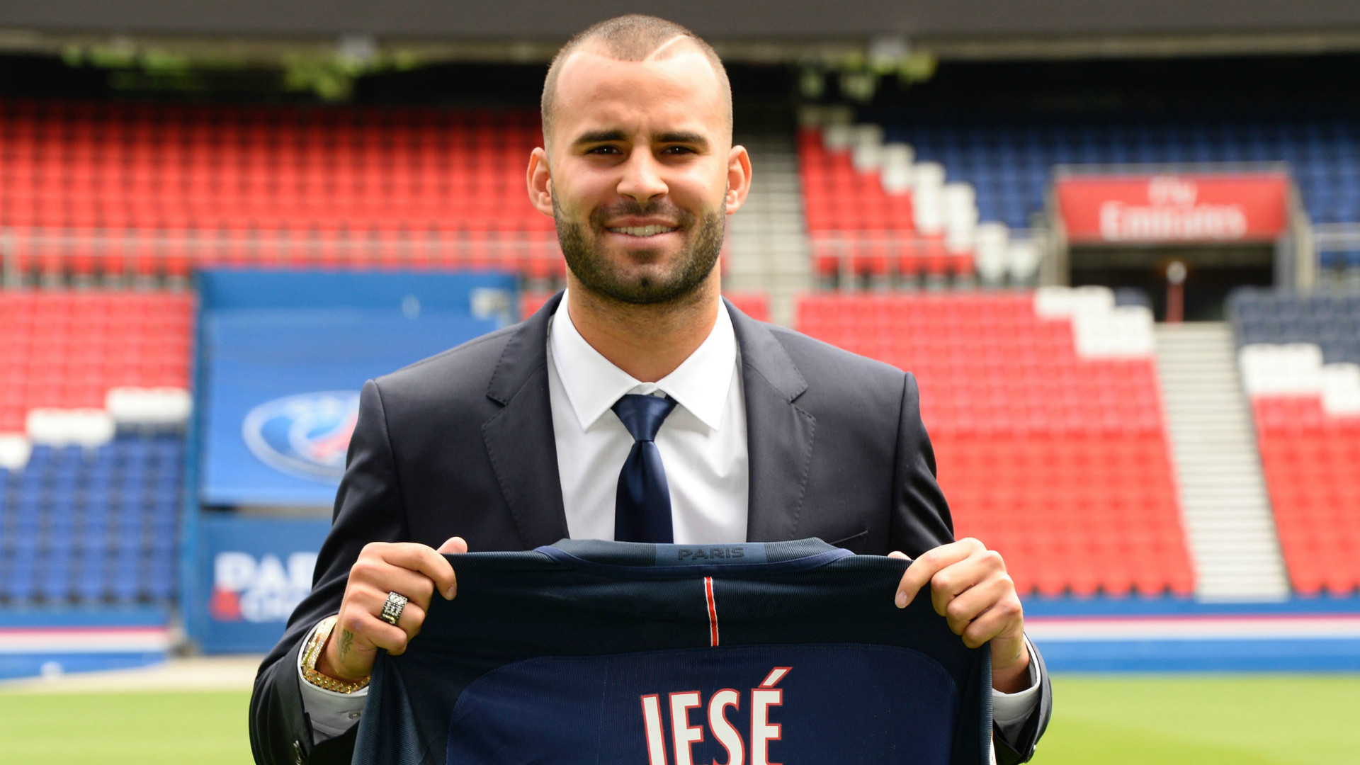 2,曼加拉丨曼城丨4200万英镑