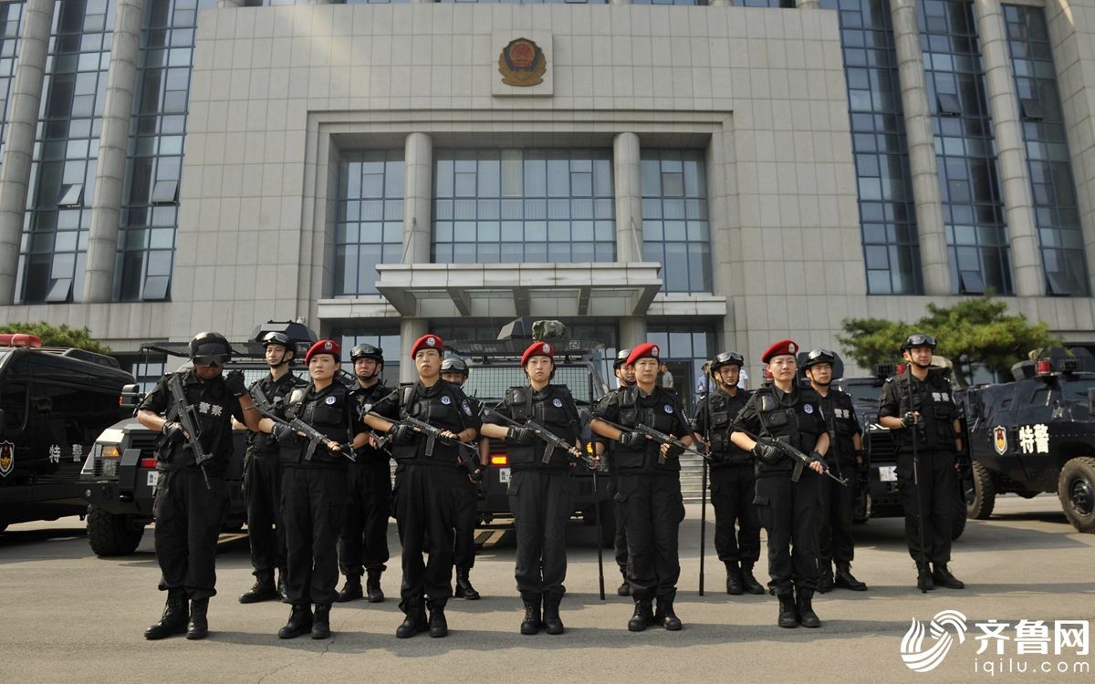 真实版"战狼"现身济南街头|济南|上街|特警_新浪新闻