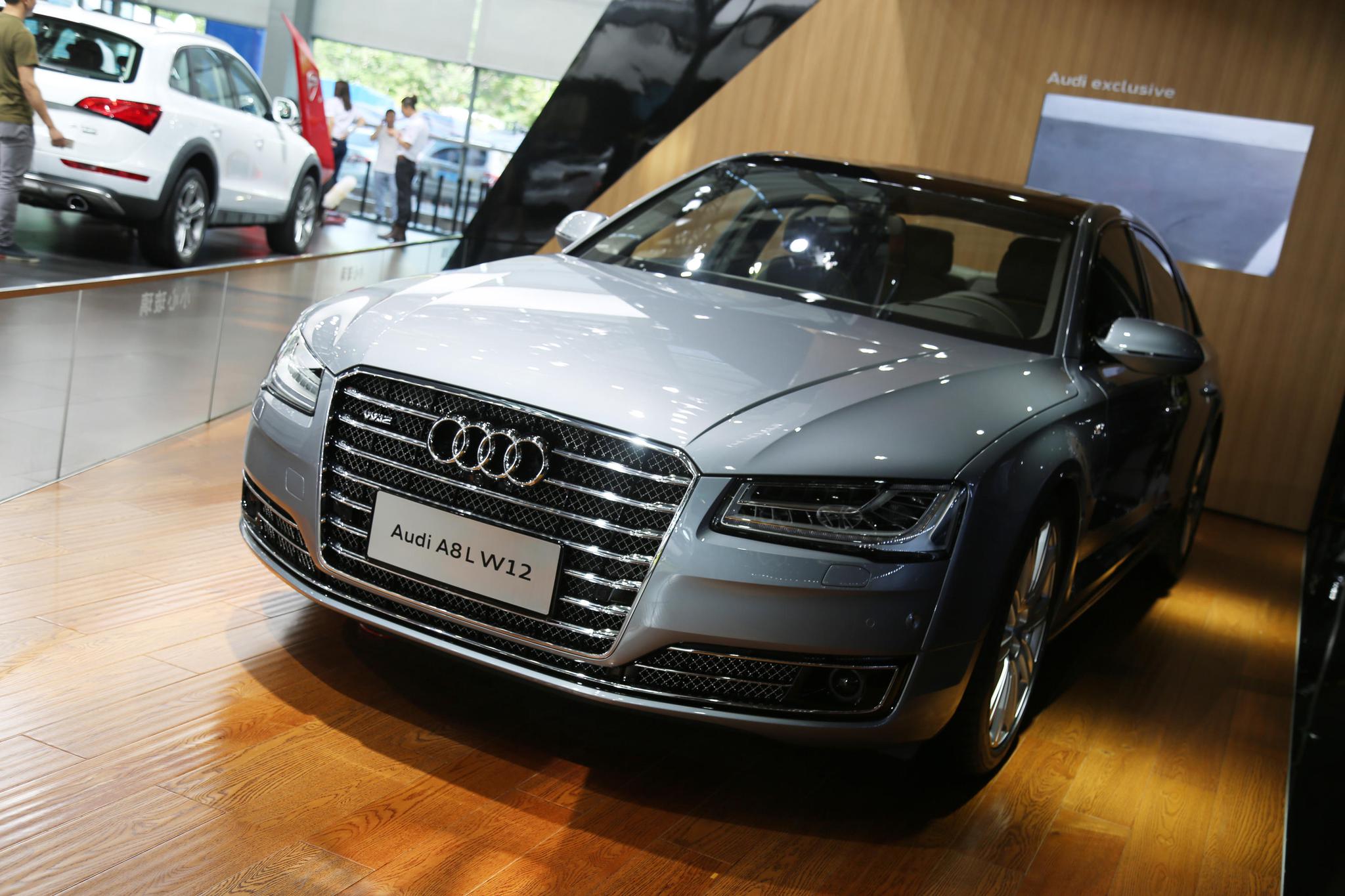 奥迪a8l w12,价值256.8万元超豪华车,车展实拍!