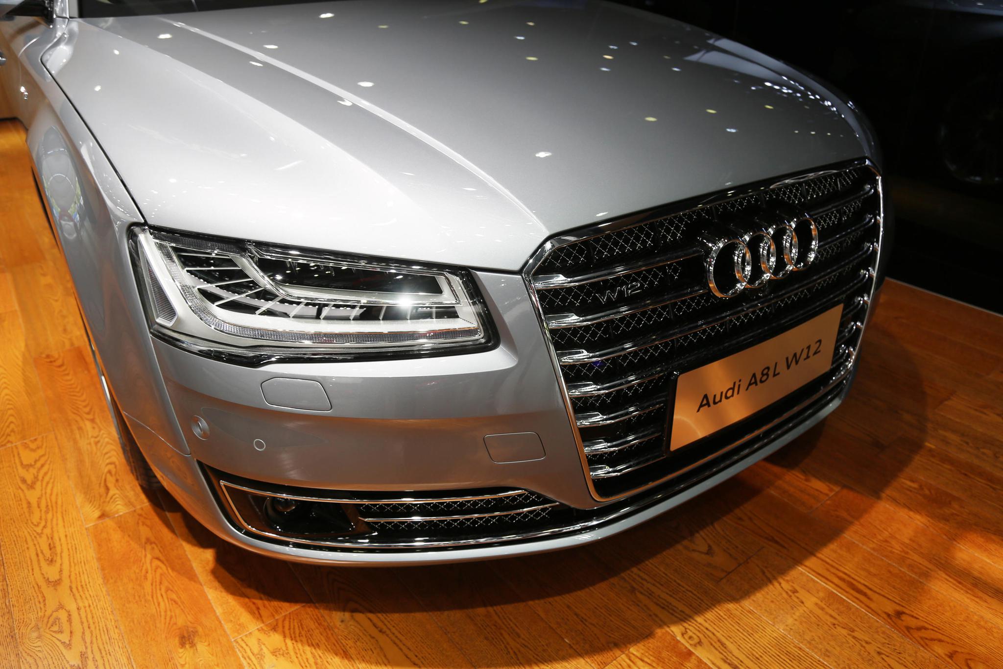 奥迪a8l w12,价值256.8万元超豪华车,车展实拍!