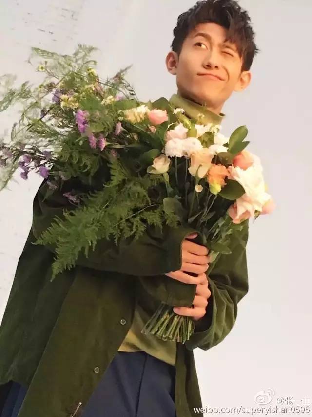 张一山喊话周冬雨“春风十里不如睡你”,证实一起?