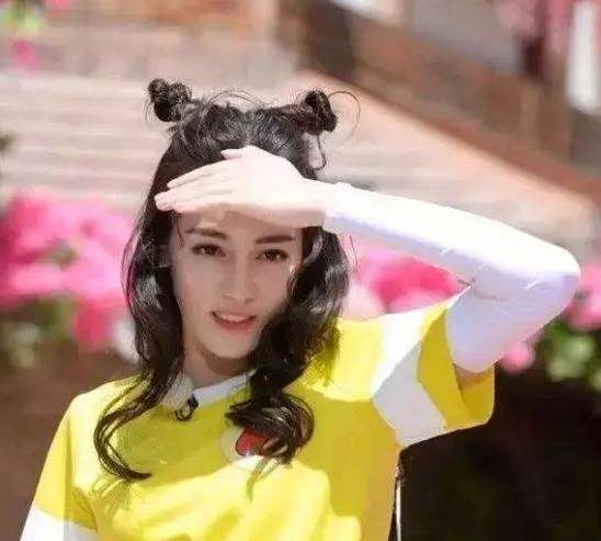 迪丽热巴登上《福布斯》封面了！这也许只是开始！