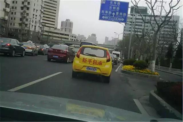 在这些车面前，惹不起的我们，还是要学会躲远点