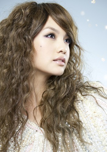 被称为甜心教主李荣浩公开承认的一位女友