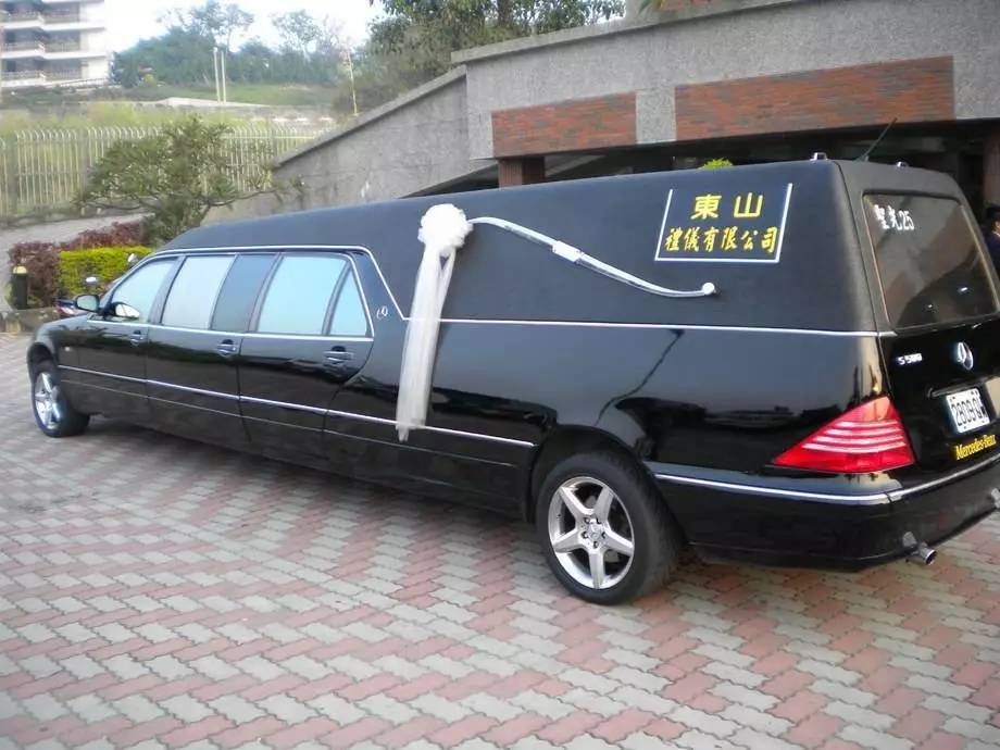 大牌厂商把车子设计成灵车一样丑到设计师都不敢见人