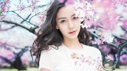 赵丽颖不仅抢剧本,高人气已经让她开始抢广告代言
