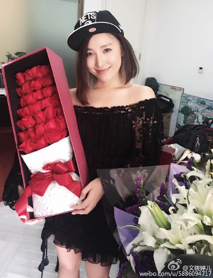 中超最美董事长文筱婷单身求偶,赢球发自拍犒劳众将