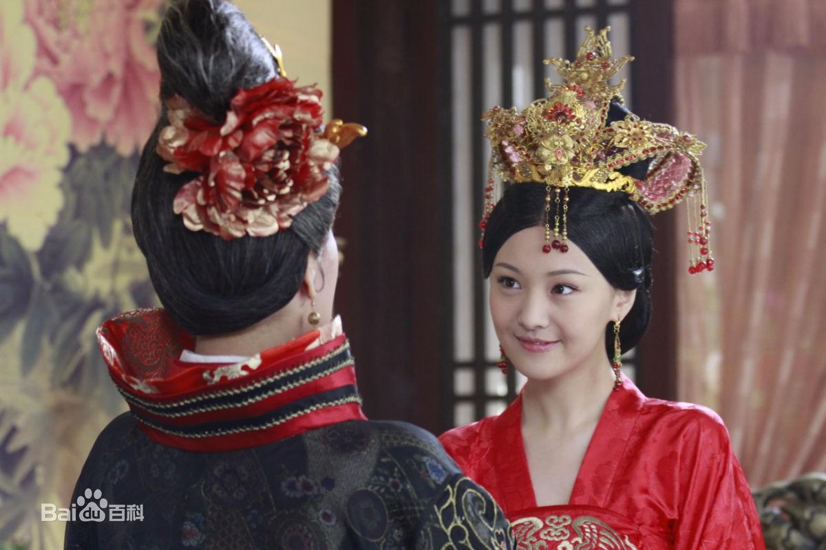 郑爽也是演过很多的古装剧,在《武则天秘史》里饰演的太平公主.