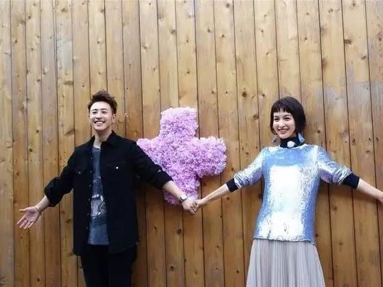 吴昕潘玮柏微博秀恩爱回应在一起!杨丞琳都吃