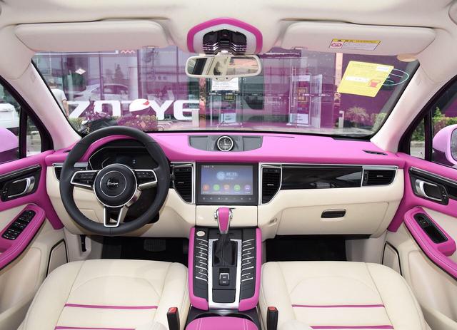 内饰女生见了走不动