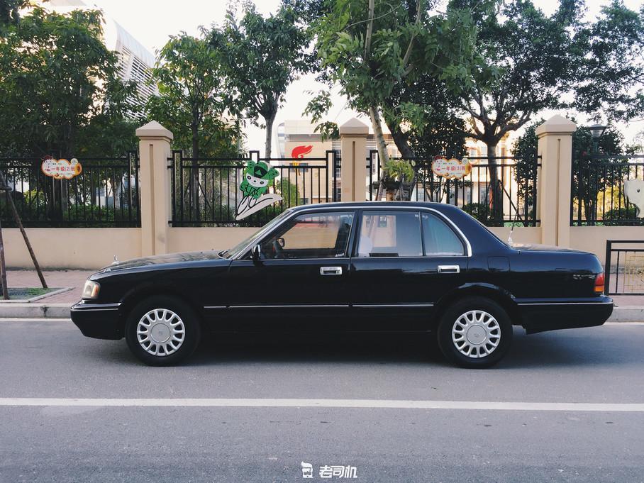一部手机的钱买辆90年代的经典皇冠,还能合法上路!-新浪汽车