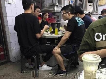 ֱĵԼᣬ۾׵Ķöڰ˼