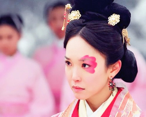 《青蛇与白蛇》饰演白素贞范文芳《我爱钟无艳》饰演钟无艳范文芳