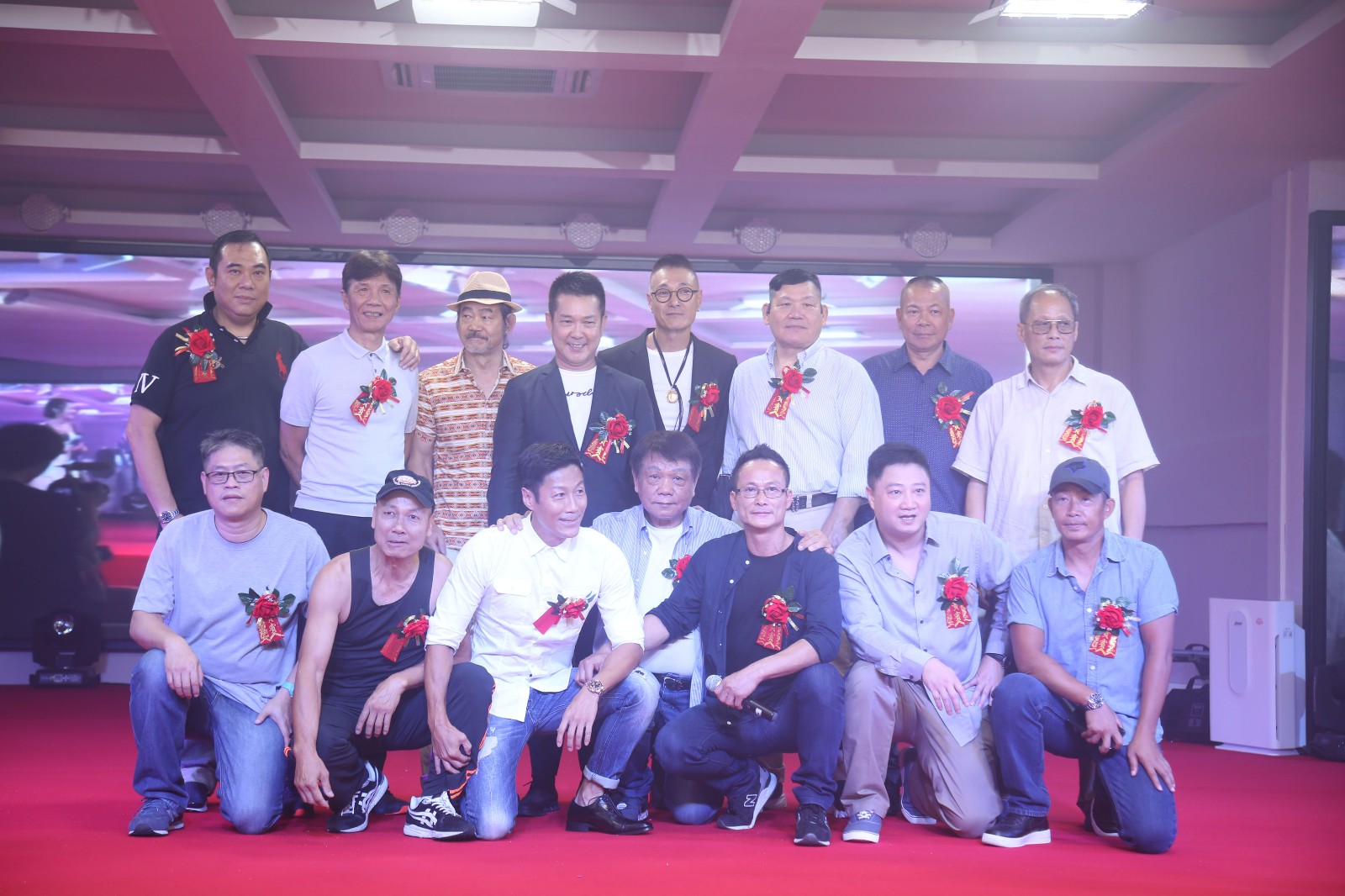 张启辉出席《龙影传承》启动仪式成家班七小福大聚集