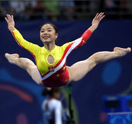 伏明霞在中国的跳水史上绝对是一名传奇人物,在自己的职业生涯上从