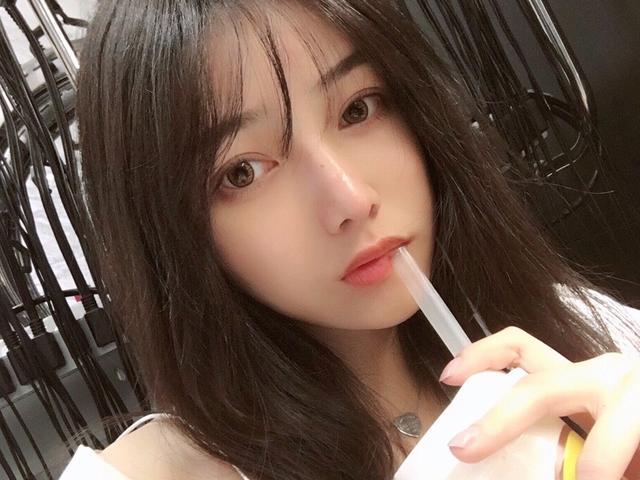 从全职太太到主持人,她用4年时间活成梦想中的样子|主持人|安芸儿