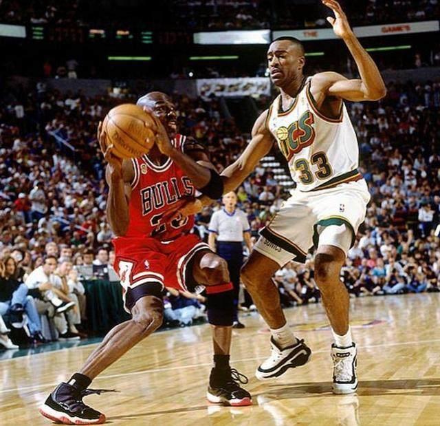 乔丹6次NBA总决赛数据对比,93年对太阳场均4