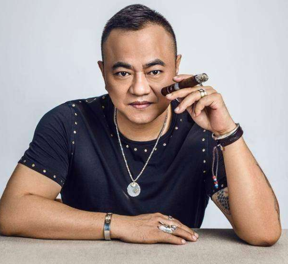 他却甘愿做赵本山背后的男人,能叫来1万个小弟!