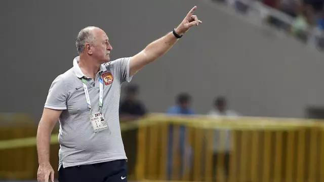 足协杯:申花踢中甲队失水准,恒大替补中超第一