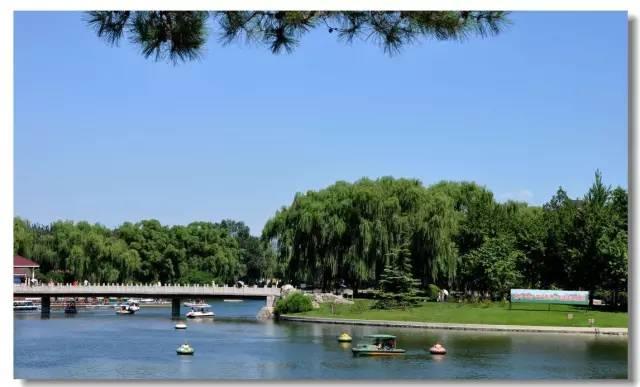 4,43,28,57,120路公交车门票:免费地址北京市朝阳区日坛路日坛公园那