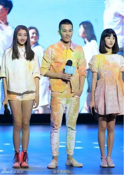 鹿晗真实身高到底多矮比关晓彤矮一个屁股