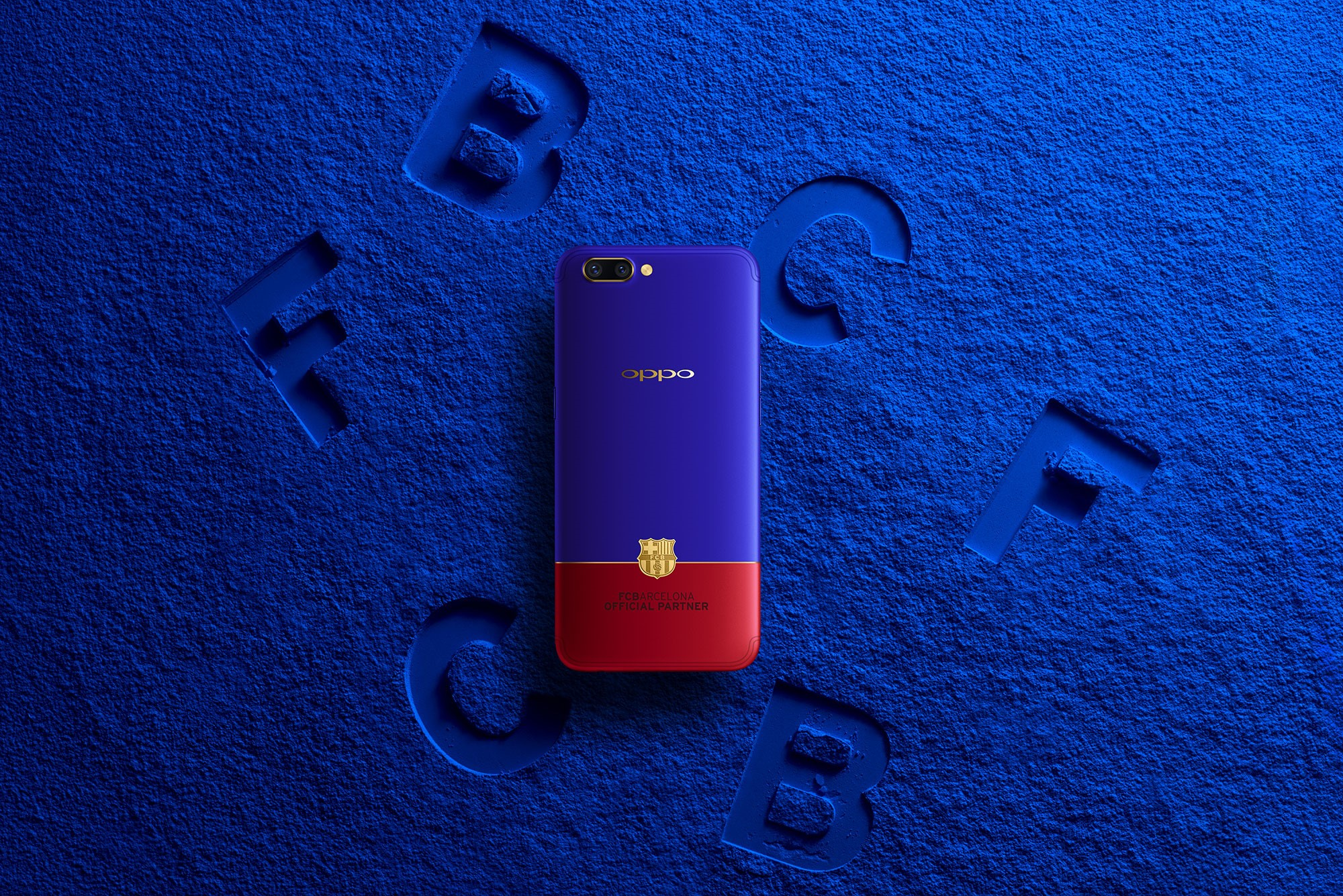 巴萨球迷的新标配 oppo r11巴萨限量版首销火爆