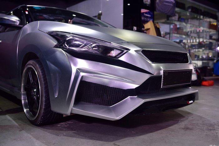 国内首款爆改蓝鸟,10万的破车改出了6600万的效果!