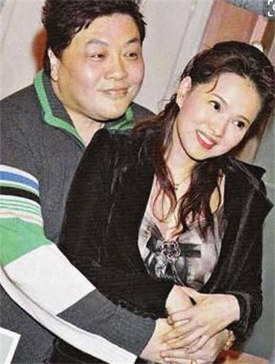 娱乐圈中6对干爹和干女儿,唯独他娶了自己的干女儿