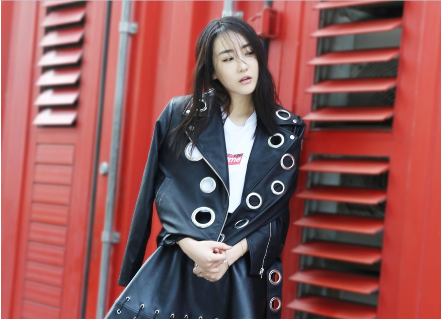 她演过壮士出川中的郑桂芳拍性感迷人写真她是谁