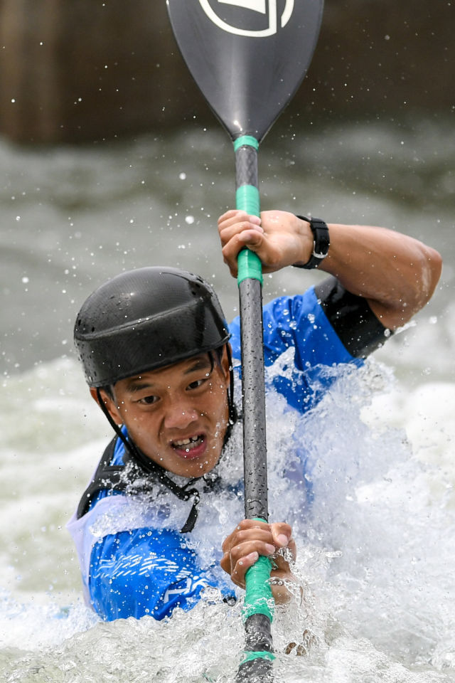 激流勇进——全运会皮划艇激流回旋精彩时刻