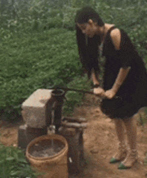 搞笑段子:爱劳动的女人最美丽!