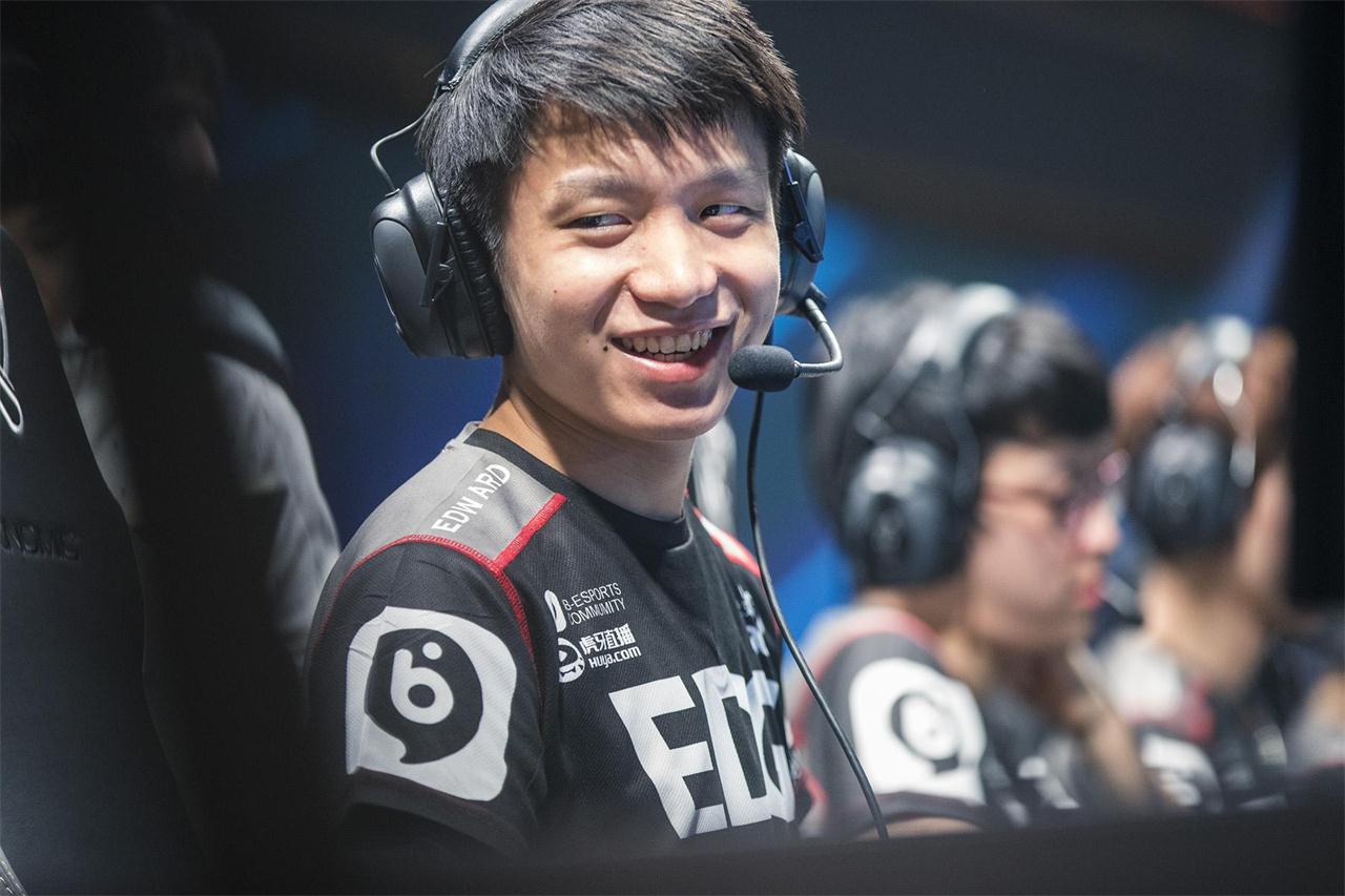 厂长直播承认使用反间计直播自嘲引网友赋诗调侃