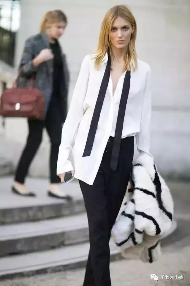 好吧,今天七七总结了27种衬衣穿法,那么还有(10000-27)种没被提及到