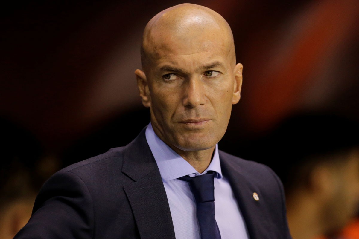 赛后,主帅齐达内并不愿对被罚下场的拉莫斯发表看法:"我需要之后再