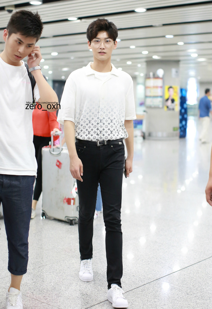 邢昭林这腿女星看了估计都得羡慕嫉妒恨,男友力爆表