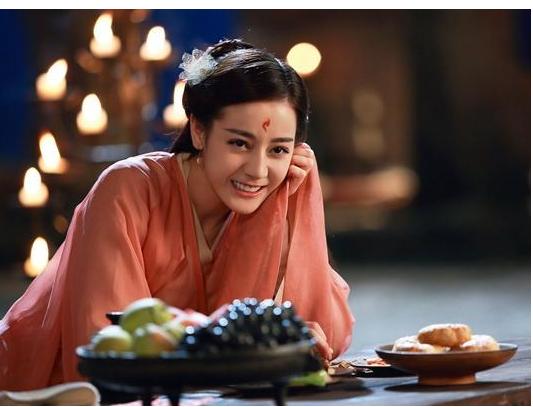 爆!杨幂签约迪丽热巴的原因!